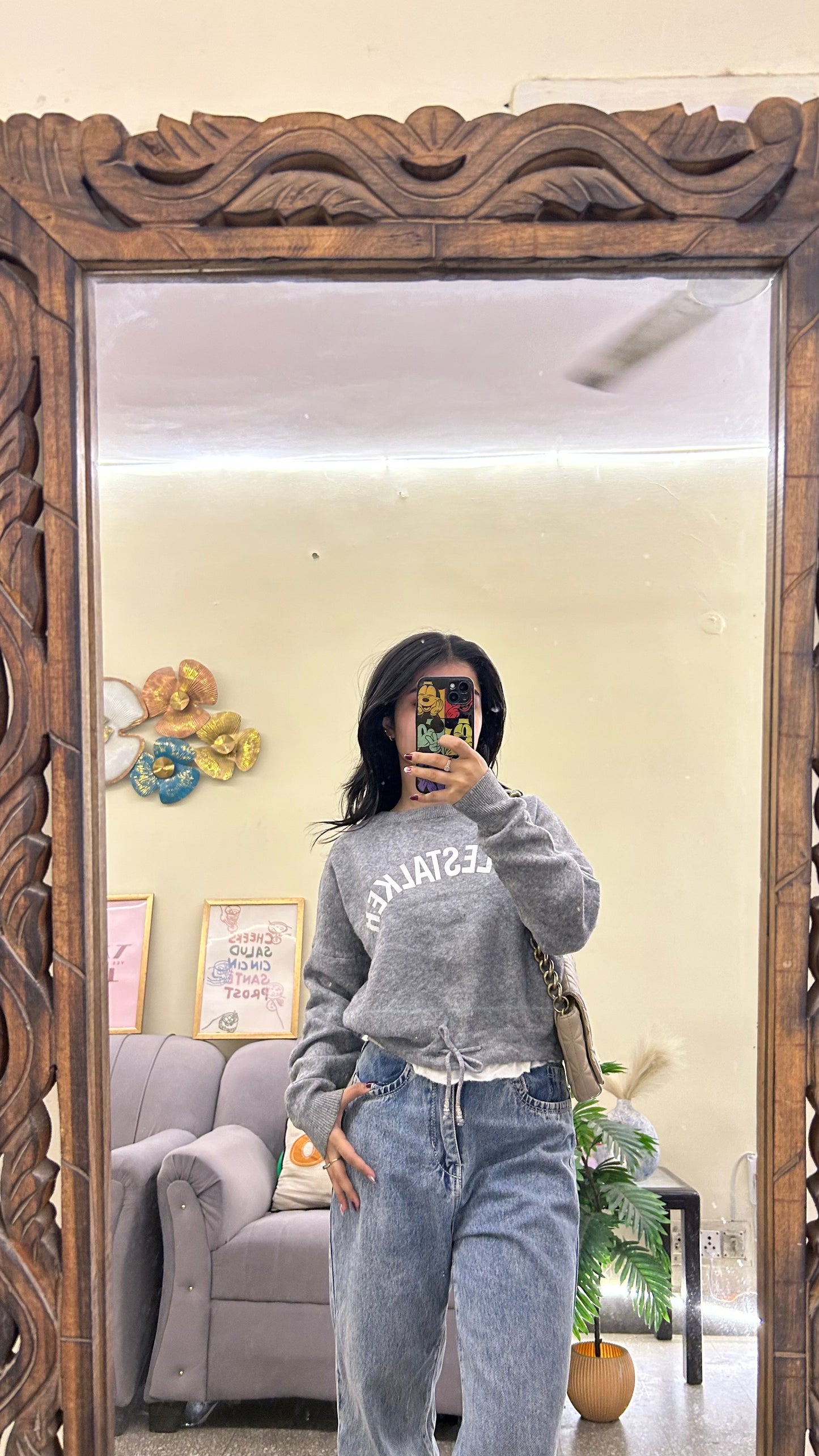 Cute sweater 30-32 busy