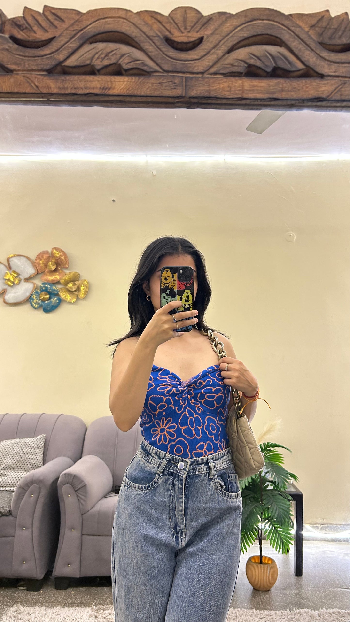 Cute top 34 bust