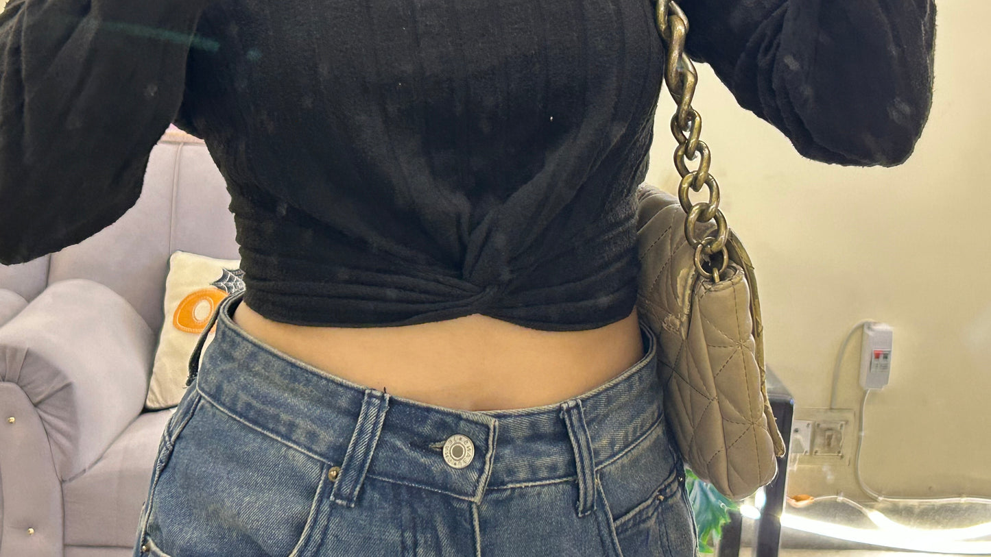 Cute top 34-36 bust (lil warm)