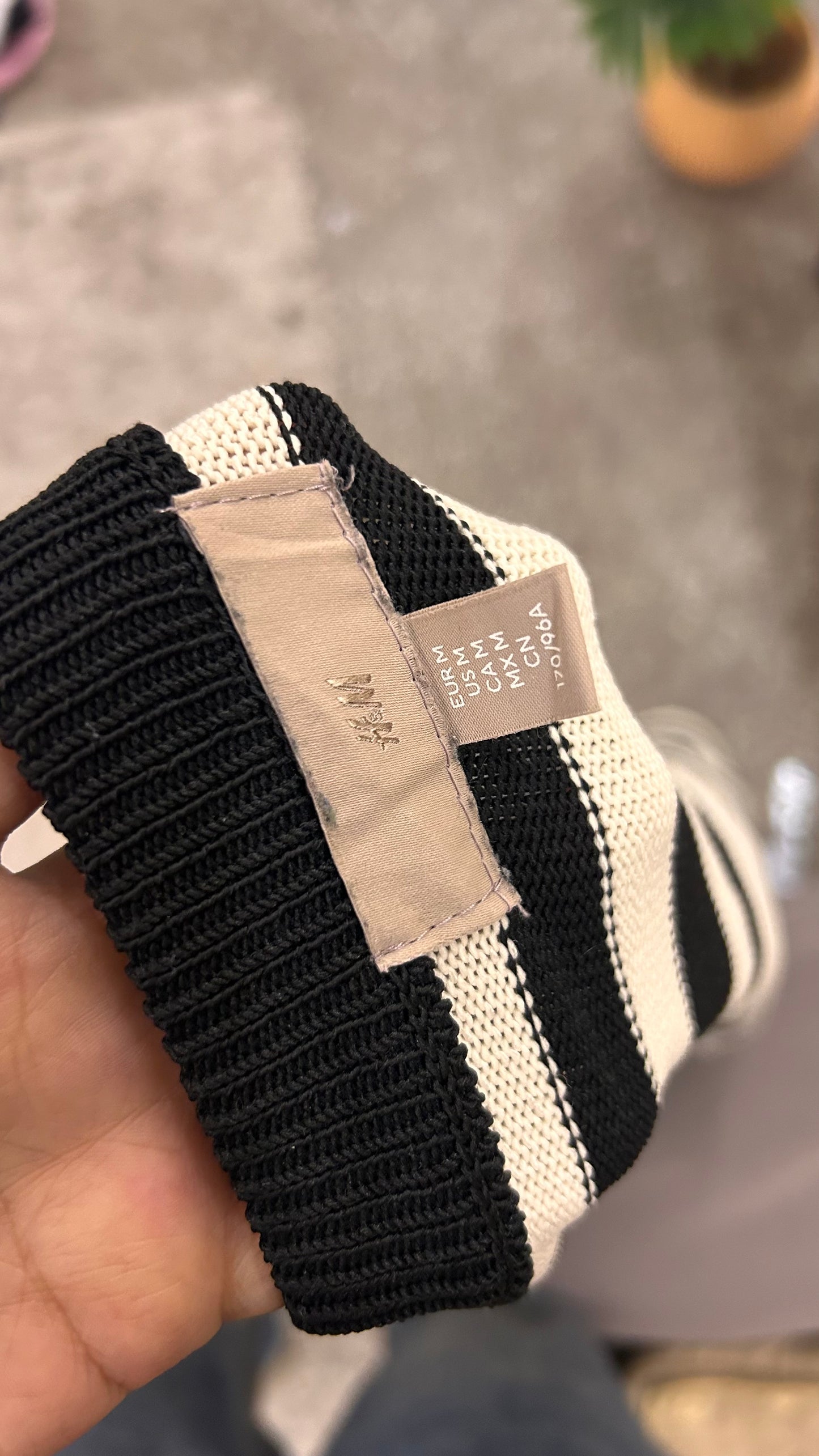 14)hm pintrest sweater upto size:M