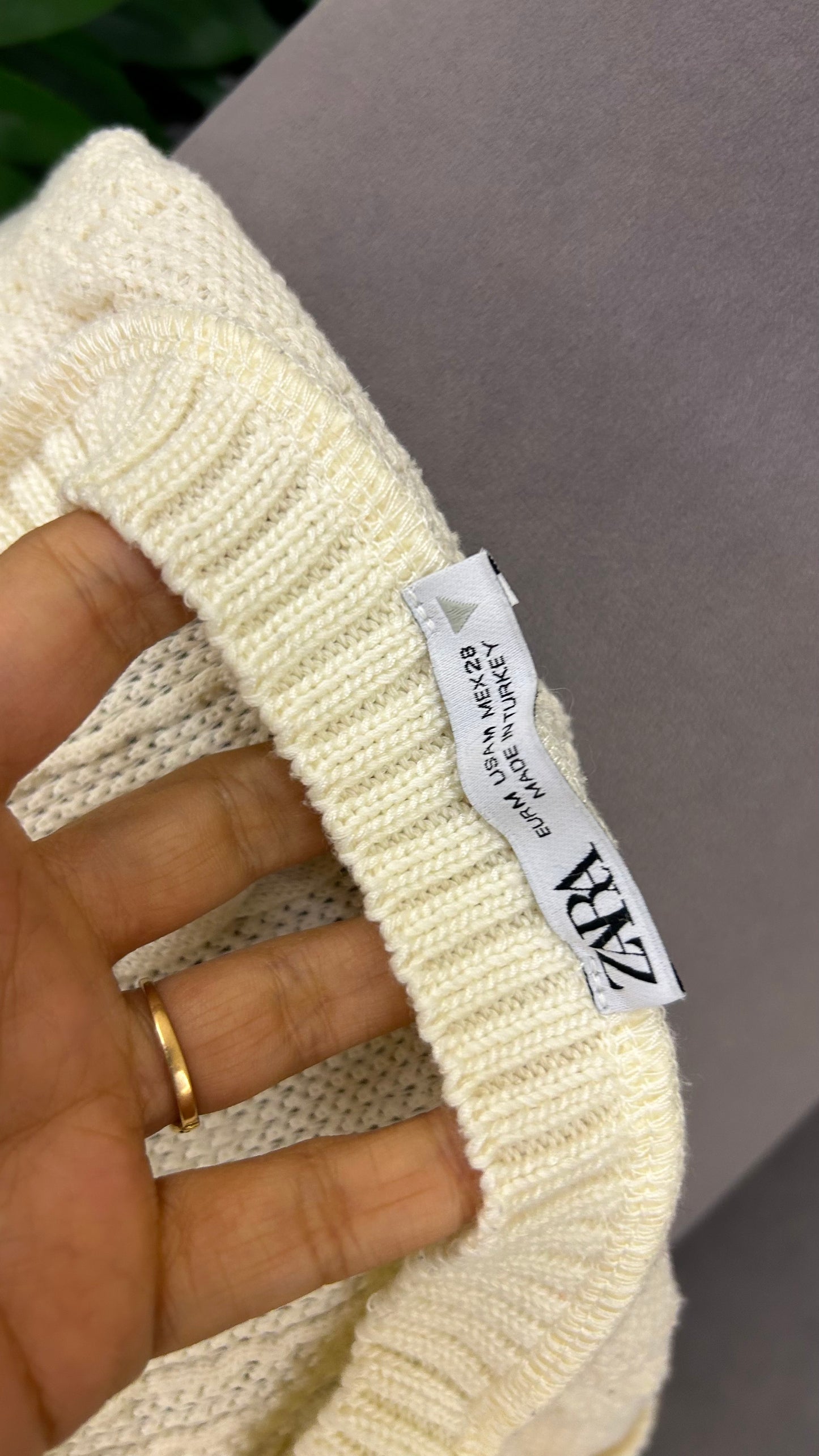 Zara top 32 bust
