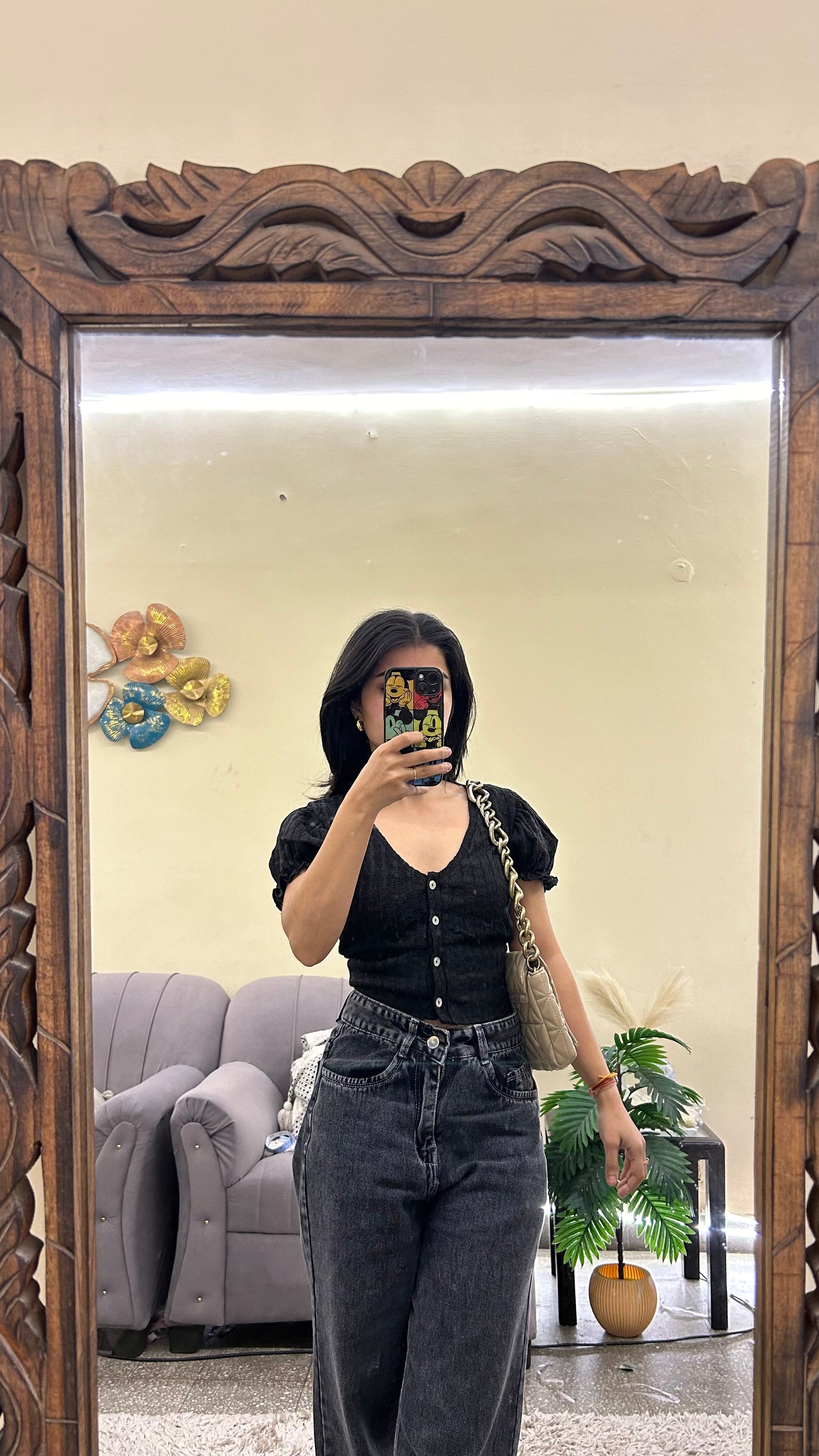 Cute top 34 bust