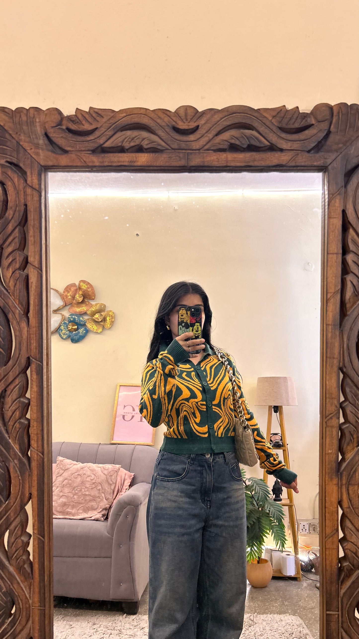 Cute sweater 30-33 bust