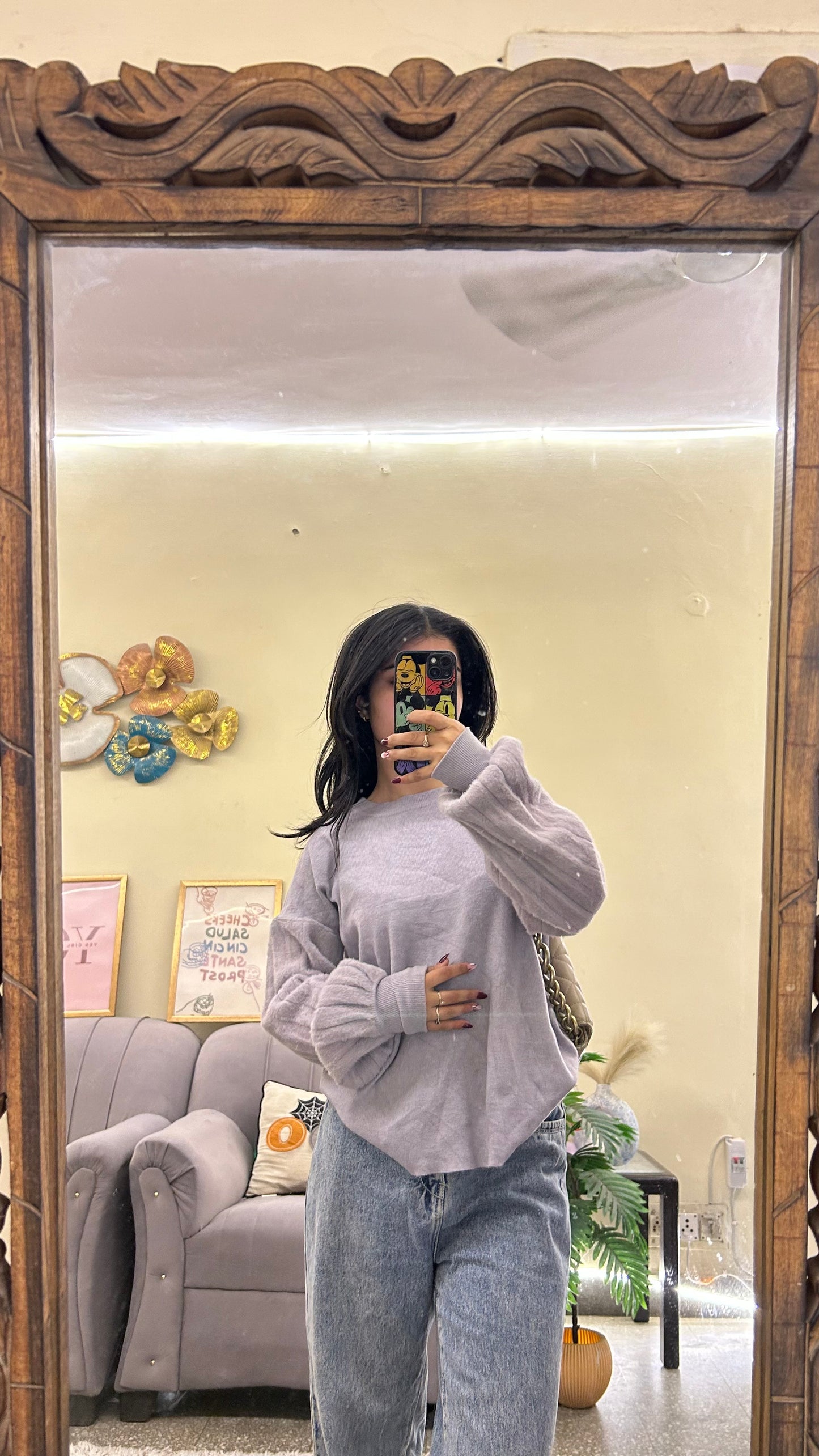 Cute sweater 32-34 busy
