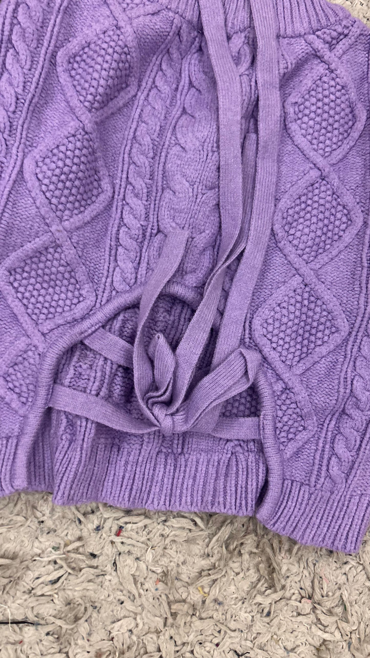 218)pintrest sweater size 28-30 bust