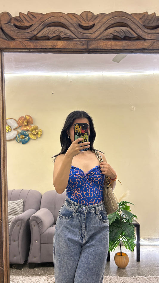 Cute top 34 bust