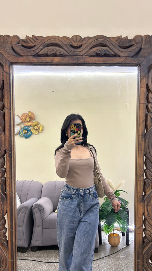Cute top 36-38 bust