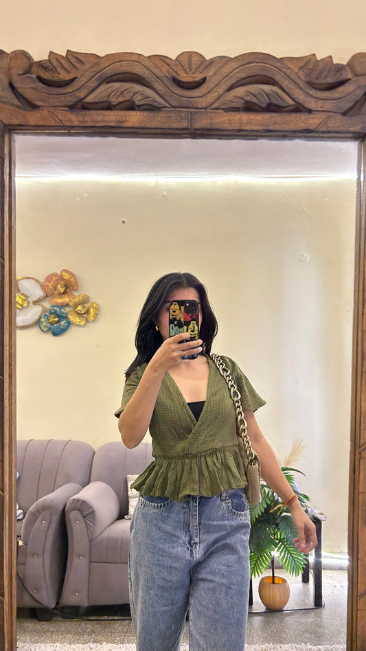 Cute top 30-32