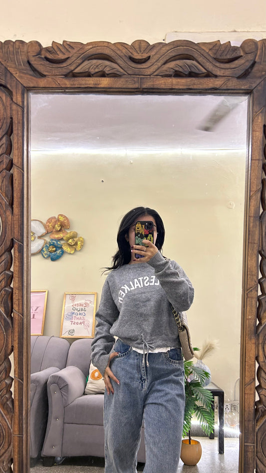 Cute sweater 30-32 busy