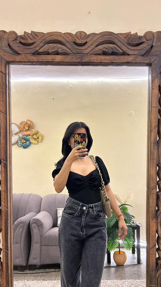 Cute top 34 bust