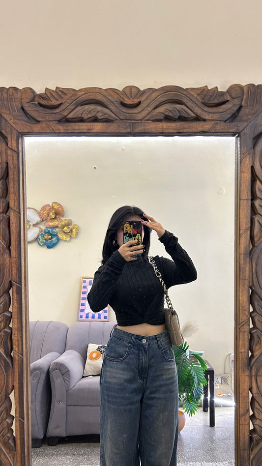 Cute top 34-36 bust (lil warm)