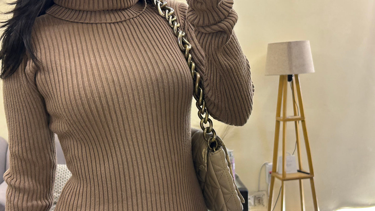 Classy dress thrifted 32-36 bust/l; 45