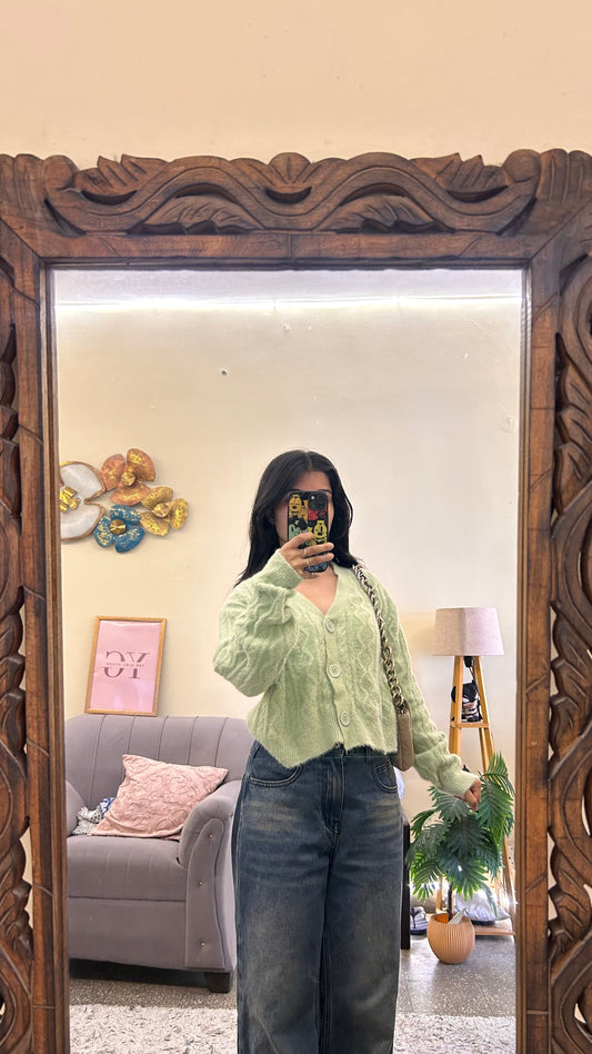 18) semi winter top bust - 28-32