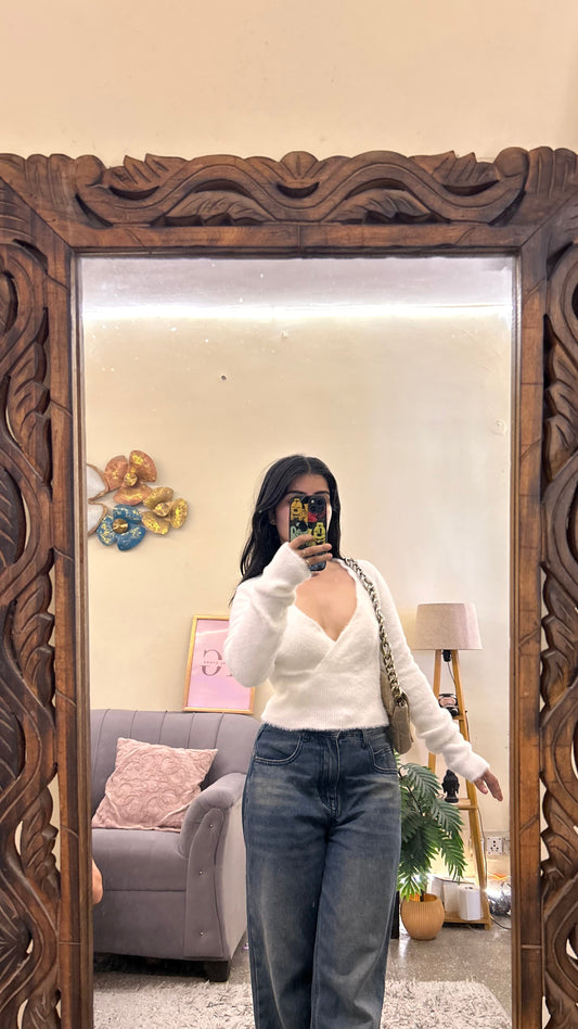 Cute sweater 28-32 bust