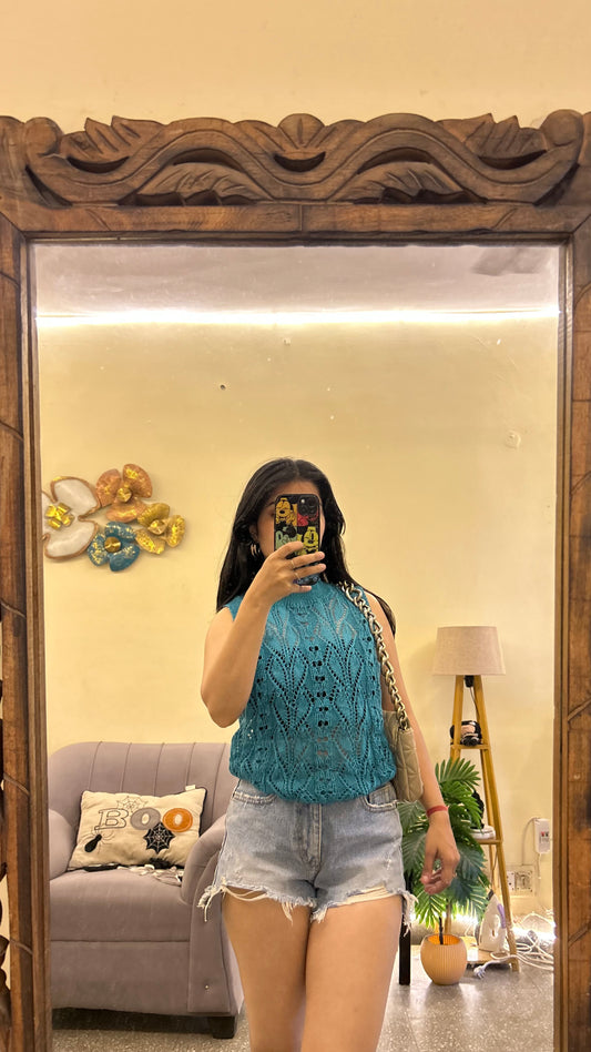 Cute top 28-32 bust