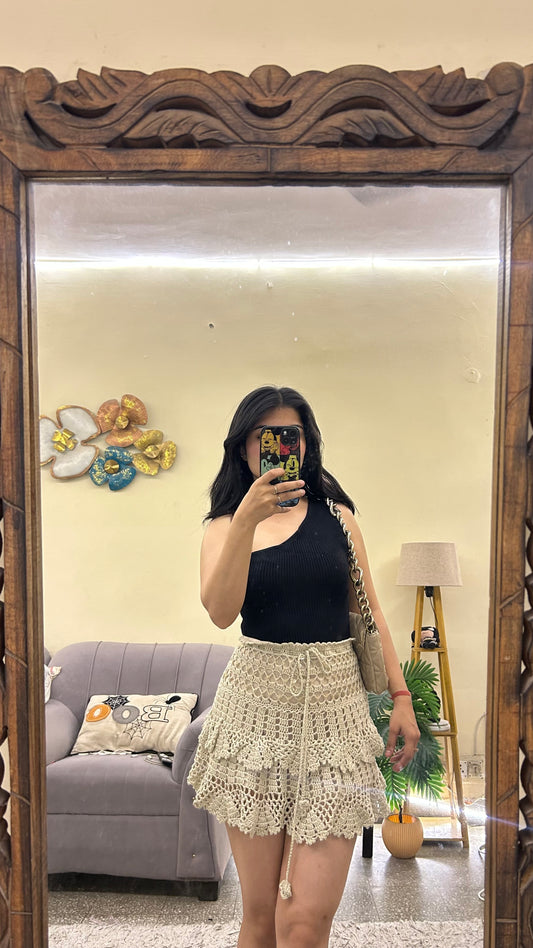 Cute top 32-34 waist/l:15