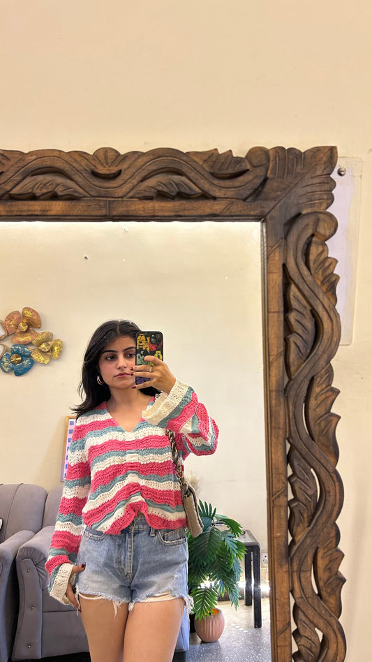 Cute top 32-35 bust ( lil warm)