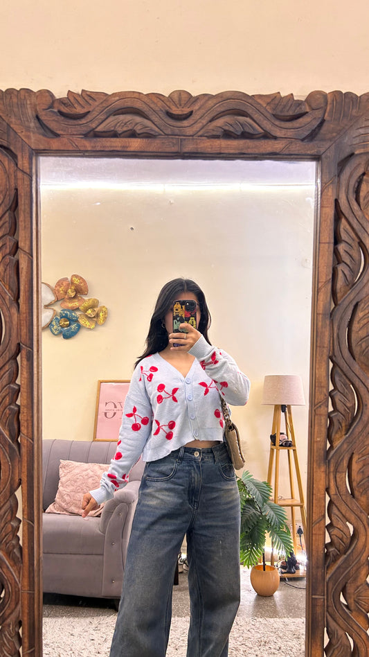 167)pintrest sweater size -xs-s thrifted