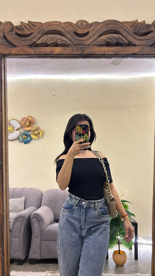 Cute top 32-34 bust ( stretchable)