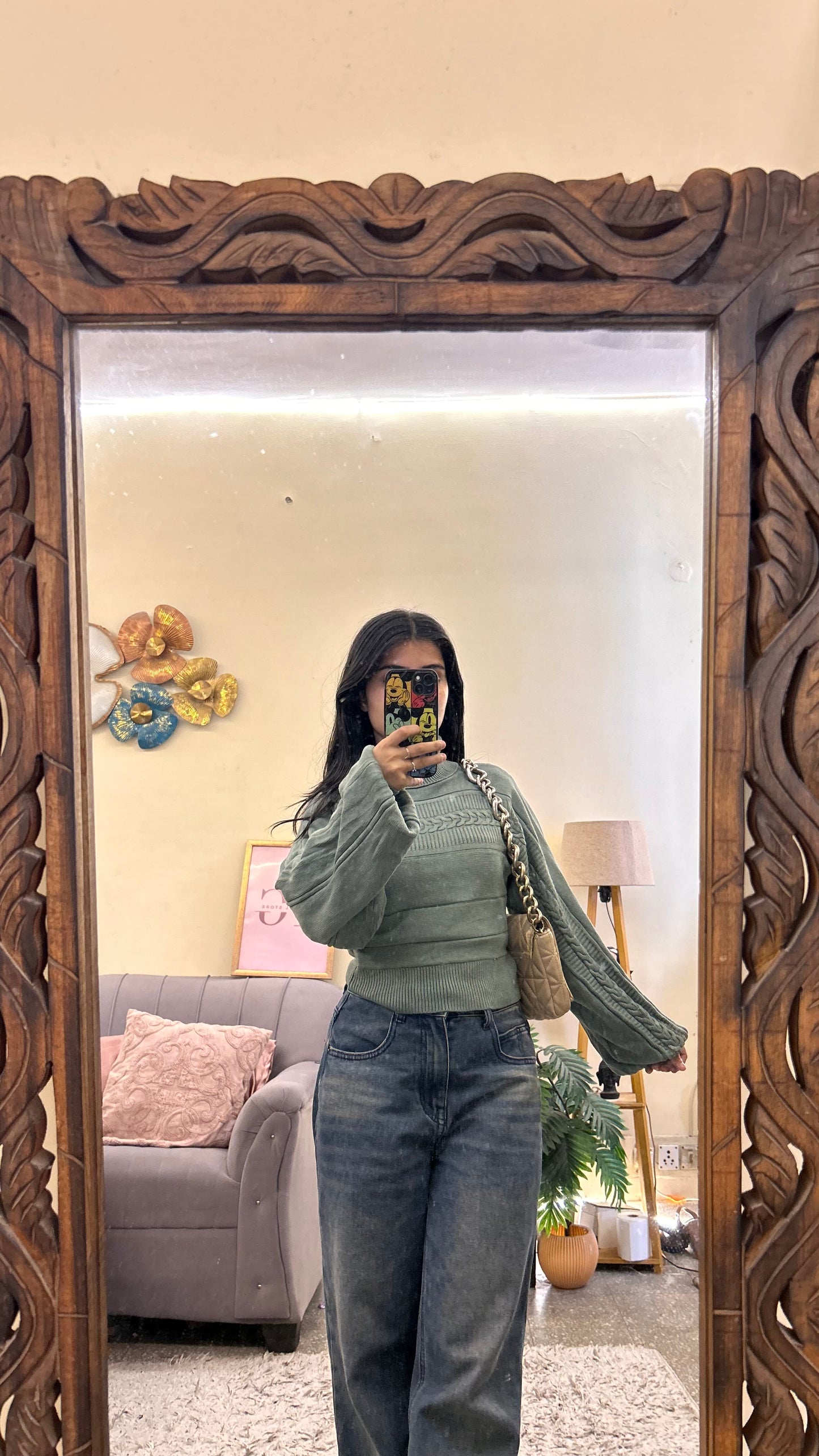 Cute sweater 30-33 bust