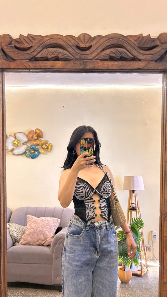 57) cute top 32-34 bust