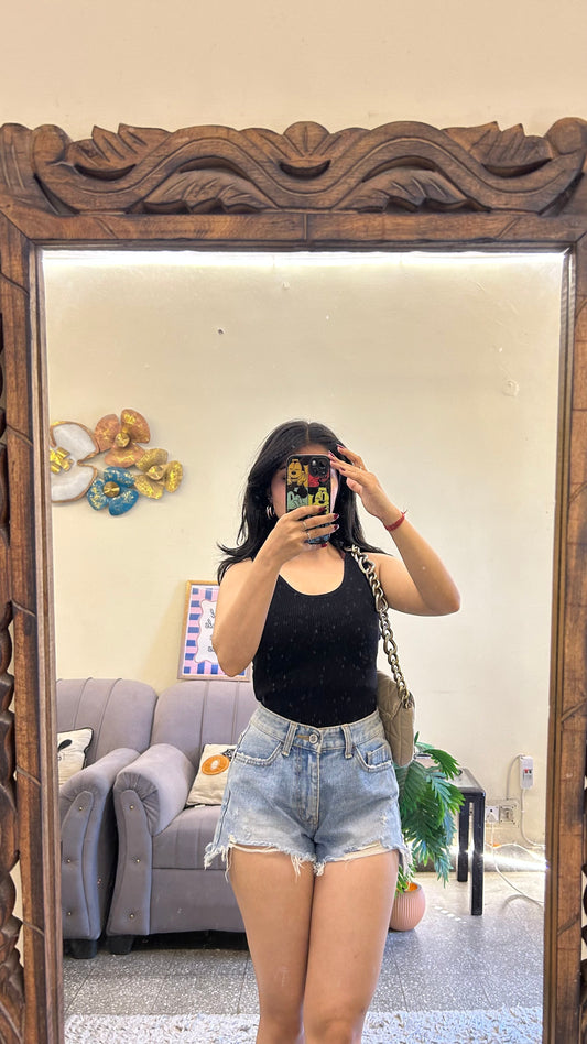 Cute bodysuit side cut 32-33 bust