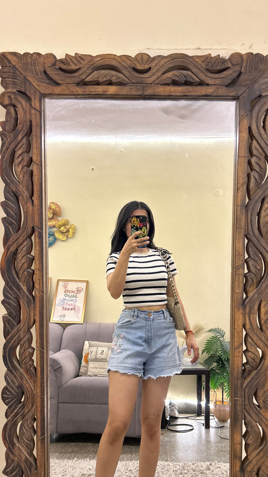 78) cute short 28-30 waist