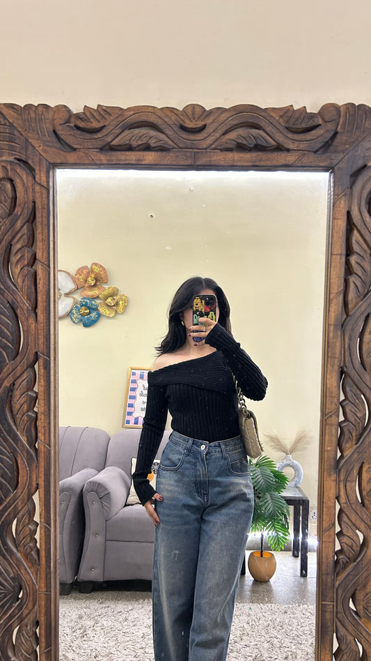 Cute top 32-34 bust warm