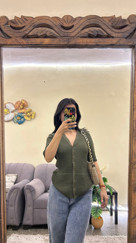Cute top 30-35 bust