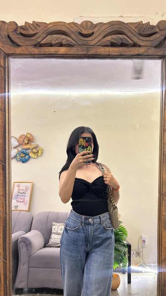 Cute top 28-32 busy