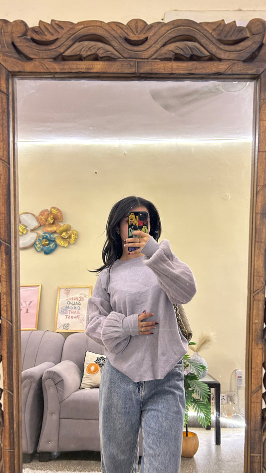 Cute sweater 32-34 busy