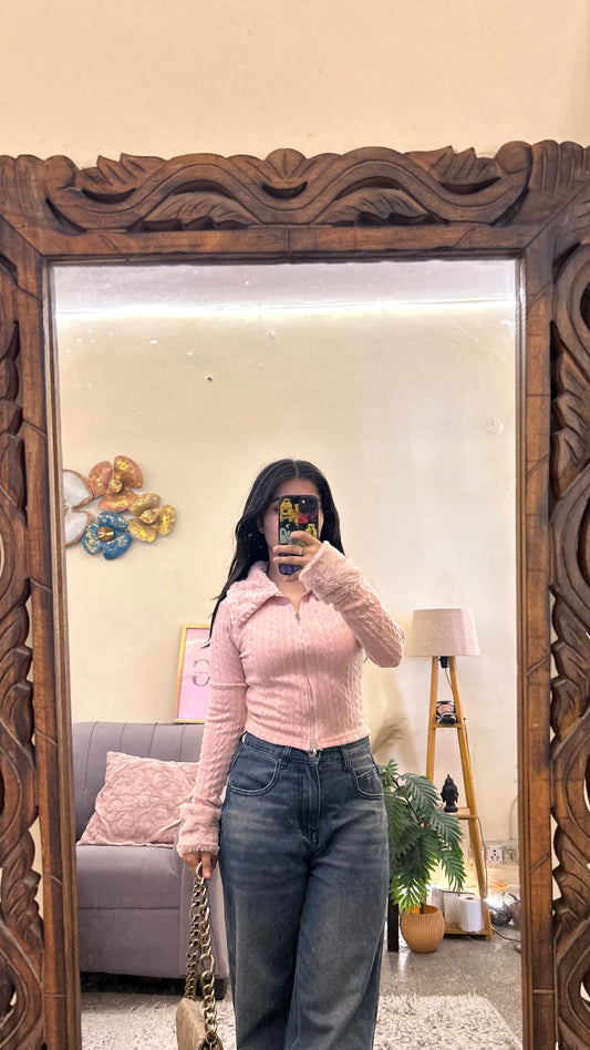 Cute sweater top 28-30 bust