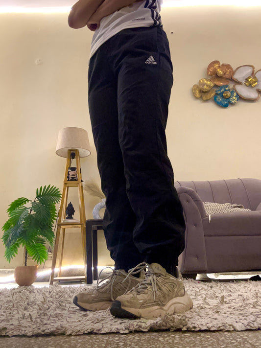 Adidas track pants 24-26 waist/l:34/hips:35/thighs:20