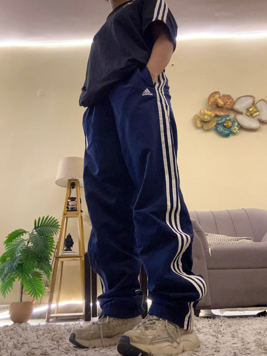 Adidas unisex trackpants 32-36 wIst/l:42/hips:44/thighs:26